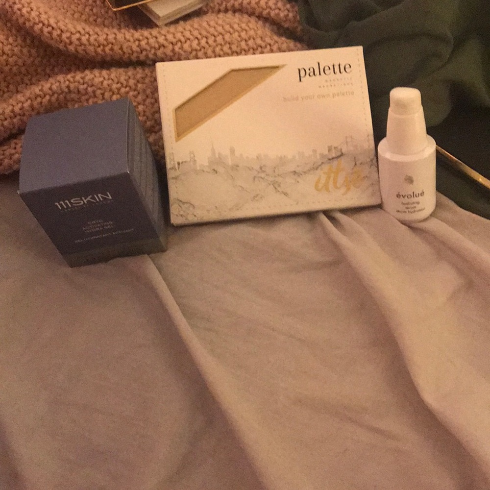 Makeup bundle